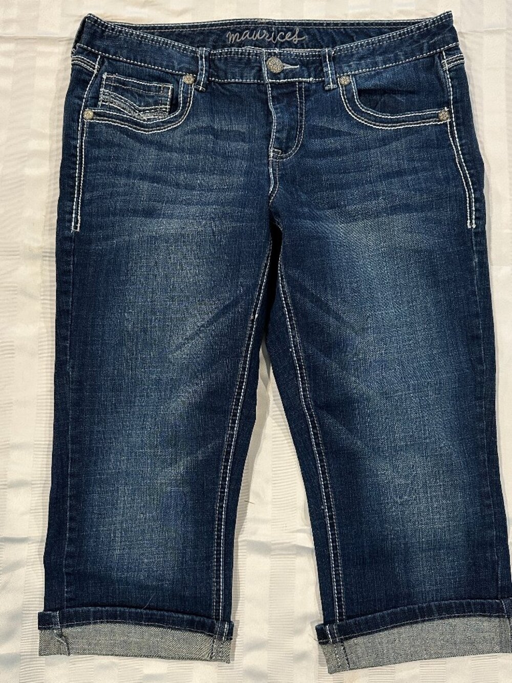 Maurices Womens Jeans Size 7/8 Blue Capri Embroidered Pockets Dark Wash Low Rise
